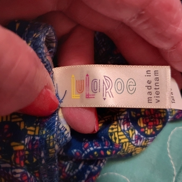 Lularoe buttersoft leggings tall - Picture 6 of 12